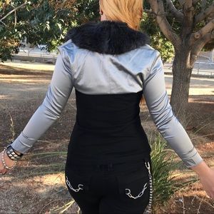 Vintage Jackets & Coats - VTG 90s Silver Metallic Faux Fur Shrug ๐ค Vintage Jackets & Coats - VTG 90s Silver Metallic Faux Fur Shrug ๐ค